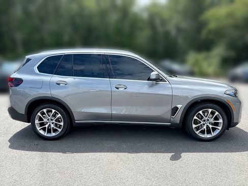 Used 2024 BMW X5 xDrive40i w/ Premium Package AWD/4WD image 9