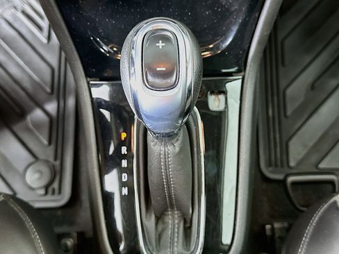 Used 2018 Buick Encore FWD image 24