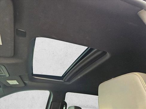 Used 2024 Chevrolet Silverado 2500 ZR2 image 9