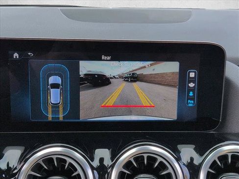 Used 2025 Mercedes-Benz GLA 250 image 13