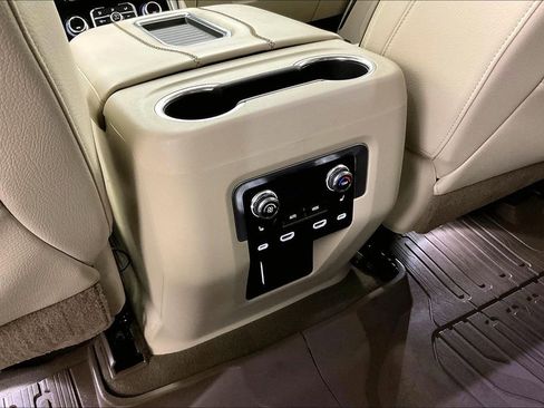 Used 2021 GMC Yukon Denali w/ Advanced Technology Package image 10