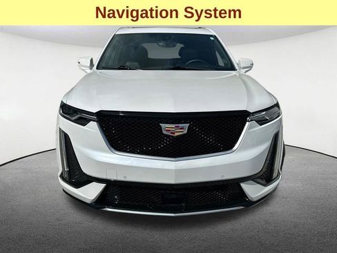 Used 2022 Cadillac XT6 Sport w/ Technology Package AWD/4WD image 4