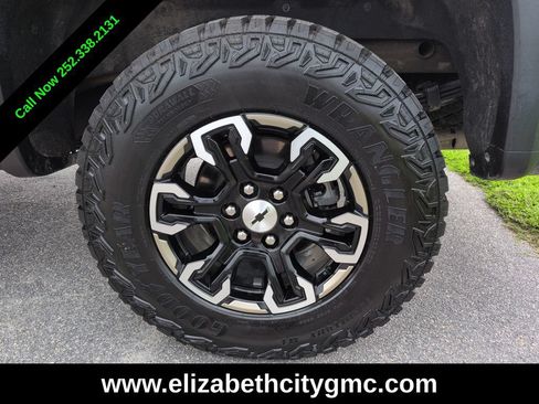 Used 2024 Chevrolet Silverado 1500 ZR2 w/ Technology Package AWD/4WD image 21