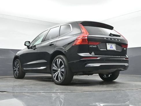 Used 2023 Volvo XC60 B5 Plus w/ Climate Package AWD/4WD image 16