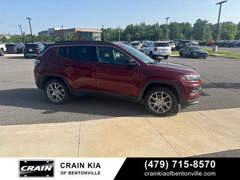 Used 2022 Jeep Compass Latitude AWD/4WD image 14