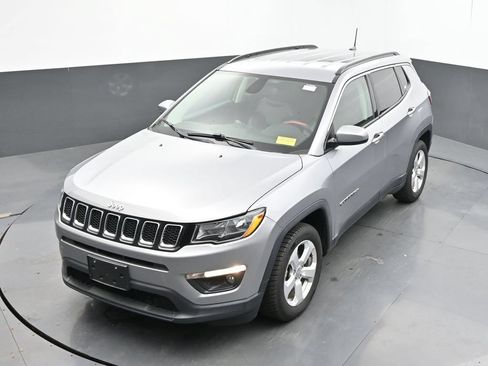 Used 2018 Jeep Compass Latitude w/ Popular Equipment Group FWD image 36