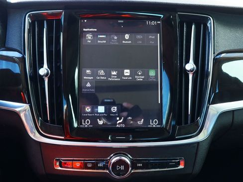 Used 2018 Volvo S90 T8 Momentum w/ Convenience Package image 51