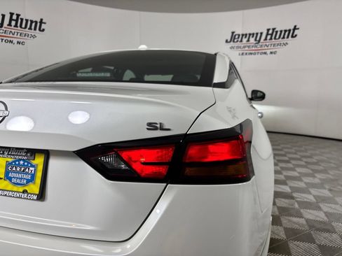 Used 2024 Nissan Altima 2.5 SL FWD image 37