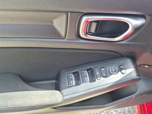 Used 2025 Honda Civic Sport image 13