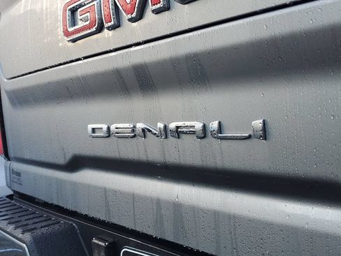 Used 2025 GMC Sierra 2500 Denali w/ Denali Reserve Package AWD/4WD image 8