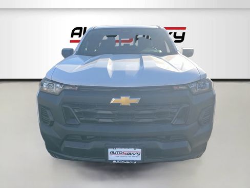 Used 2025 Chevrolet Colorado W/T RWD image 2