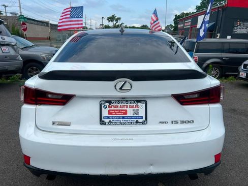 Used 2016 Lexus IS 300 AWD image 9
