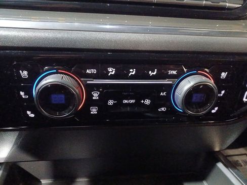 Used 2024 Chevrolet Silverado 1500 High Country w/ Technology Package image 16