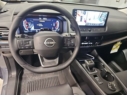 New 2025 Nissan Rogue Platinum w/ Tech Package image 16