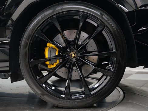 Used 2023 Lamborghini Urus S AWD/4WD image 11