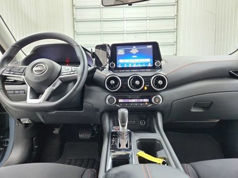 Used 2025 Nissan Sentra SR FWD image 26