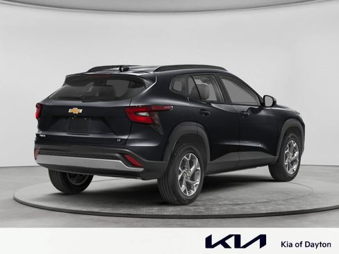 Used 2026 Chevrolet Trax ACTIV w/ Sunroof Package FWD image 2