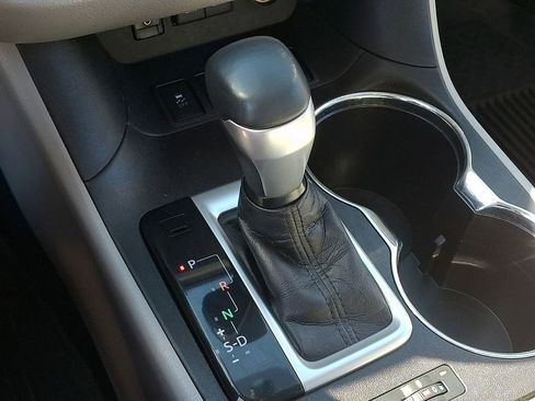 Used 2018 Toyota Highlander Limited Platinum image 12