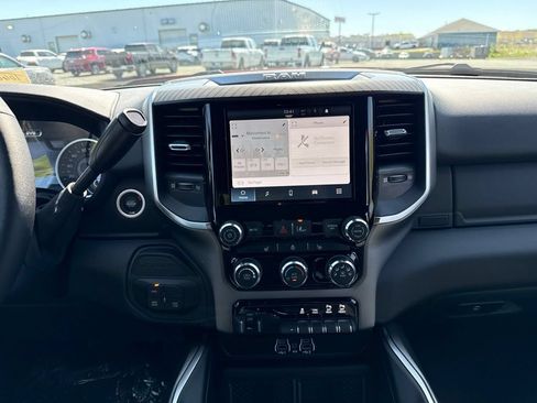 New 2026 RAM 2500 Big Horn AWD/4WD image 15
