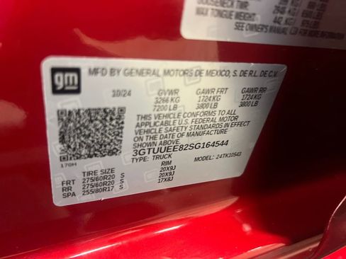 Certified 2025 GMC Sierra 1500 AT4 w/ AT4 Premium Package AWD/4WD image 29