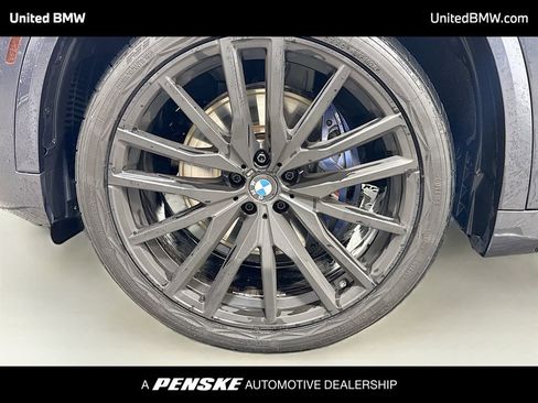 Used 2022 BMW X5 xDrive40i w/ M Sport Package AWD/4WD image 2