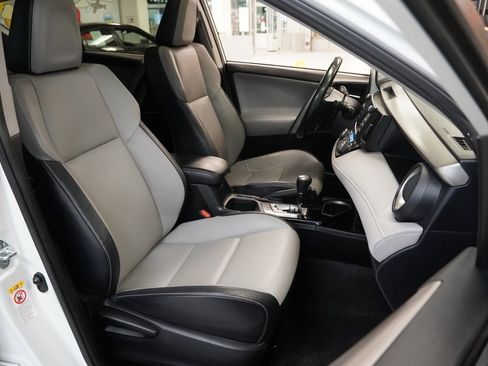 Used 2017 Toyota RAV4 Limited w/ Advanced Technology Package image 33