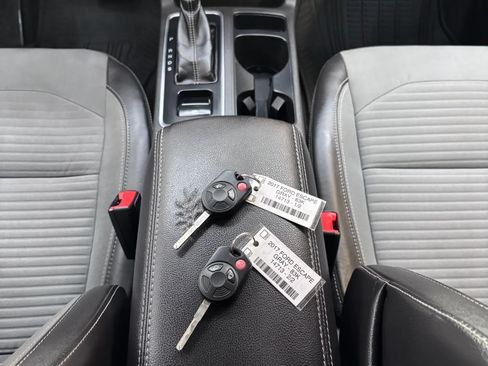 Used 2017 Ford Escape SE w/ Equipment Group 201A AWD/4WD image 18