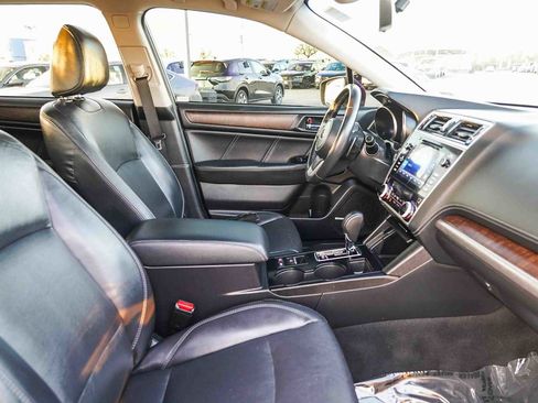 Used 2019 Subaru Outback 2.5i Limited w/ Popular Package #2 image 17