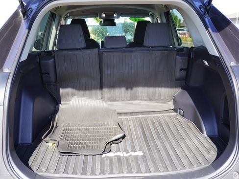 Used 2024 Toyota RAV4 LE AWD/4WD image 12