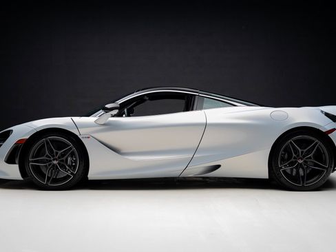 Used 2018 McLaren 720S image 17