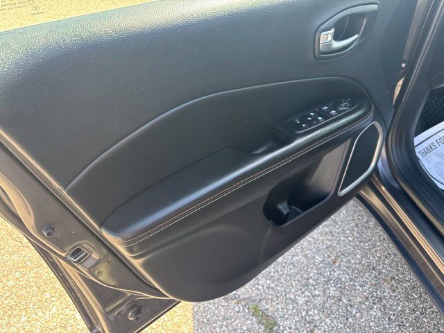 Used 2020 Jeep Compass Latitude w/ Cold Weather Group AWD/4WD image 9