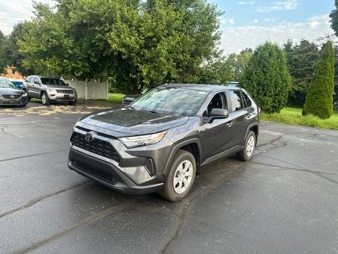 Used 2024 Toyota RAV4 LE FWD image 3