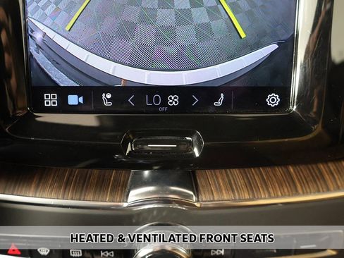 Used 2022 Volvo XC60 B6 Inscription w/ Climate Package image 9