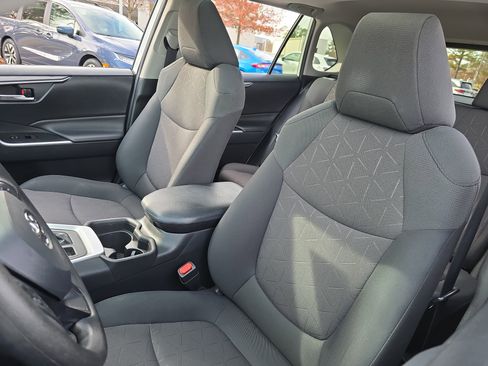 Used 2019 Toyota RAV4 XLE image 15