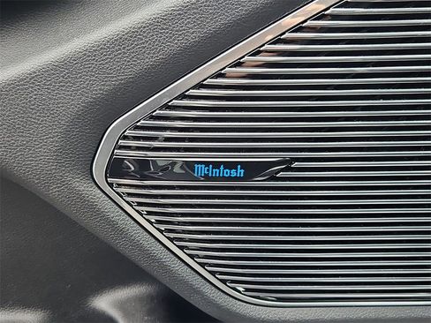 Used 2023 Jeep Grand Cherokee Overland image 12