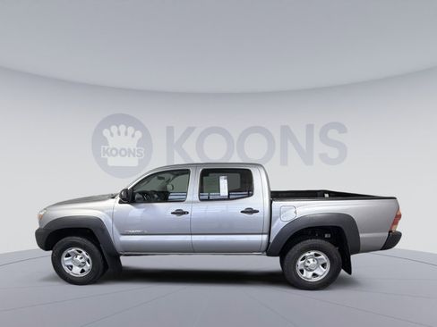 Used 2014 Toyota Tacoma PreRunner image 2