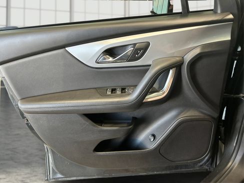 Used 2019 Chevrolet Blazer LT FWD image 18
