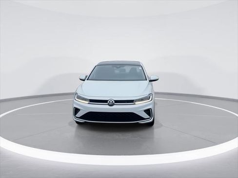 New 2026 Volkswagen Jetta SE FWD image 3