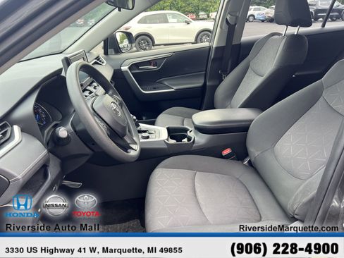 Used 2019 Toyota RAV4 XLE image 15