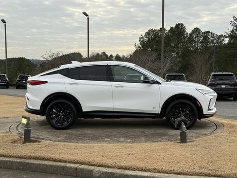 Used 2025 Buick Envista Sport Touring image 8