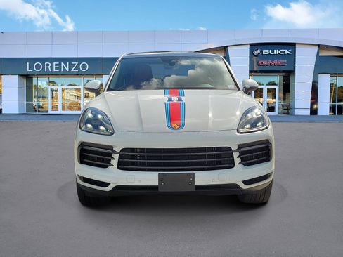 Used 2023 Porsche Cayenne Platinum Edition AWD/4WD image 2