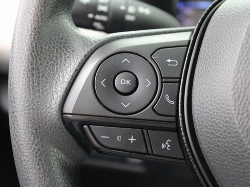 Used 2020 Toyota RAV4 XLE image 31