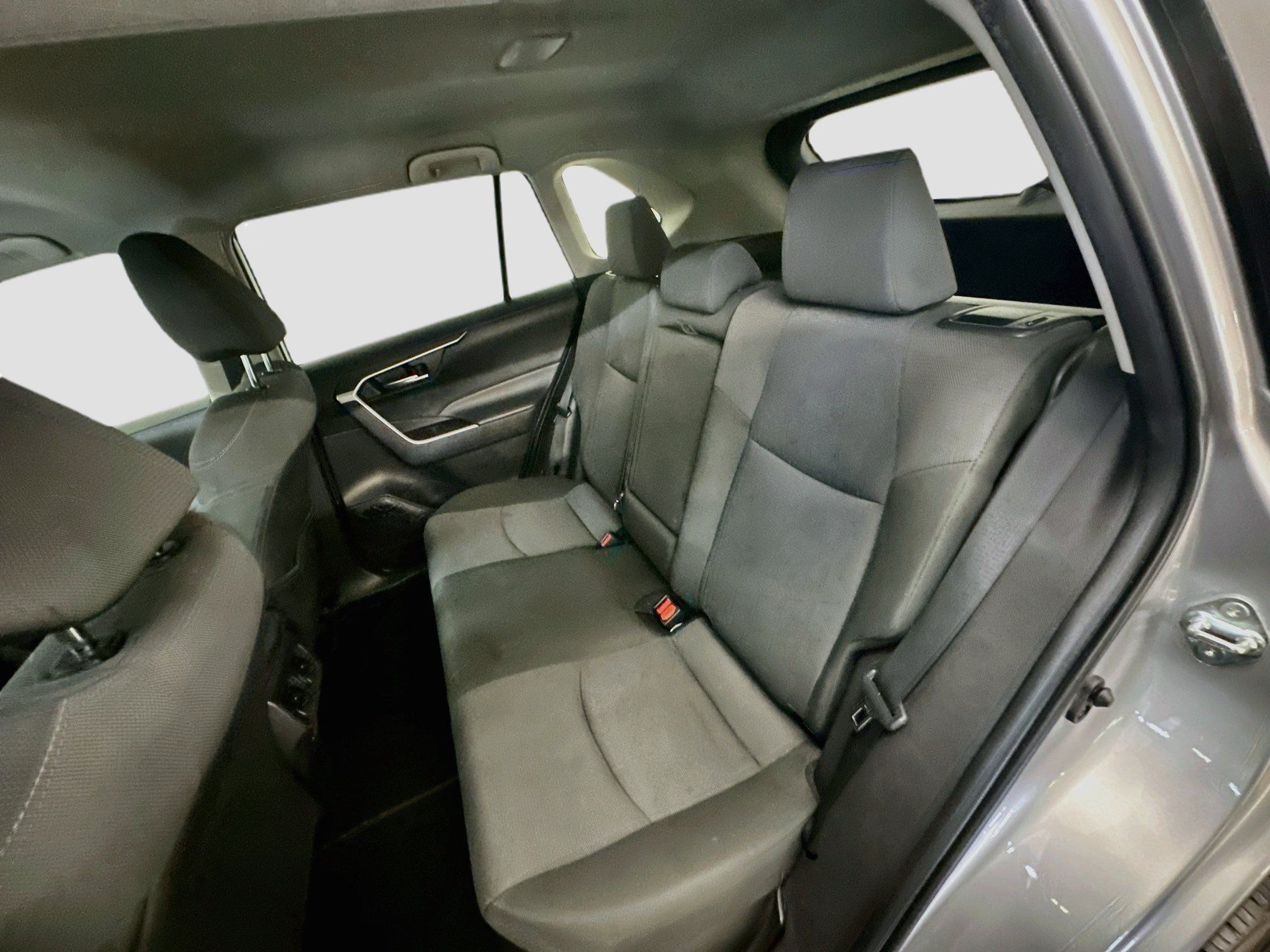 Used 2025 Toyota RAV4 XLE AWD/4WD image 29