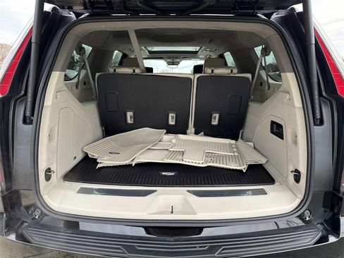 Used 2022 Cadillac Escalade ESV Premium Luxury Platinum image 14