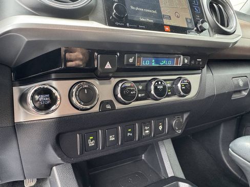 Used 2017 Toyota Tacoma Limited w/ Tow Package AWD/4WD image 27