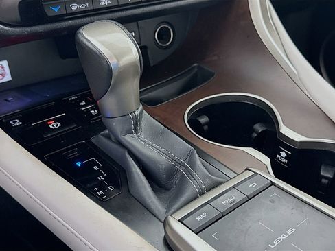 Certified 2022 Lexus RX 350 FWD w/ Premium Package image 17