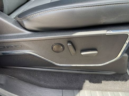 Used 2023 Ford F150 Lariat w/ Trailer Tow Package image 36