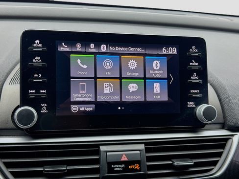 Used 2018 Honda Accord Sport image 9