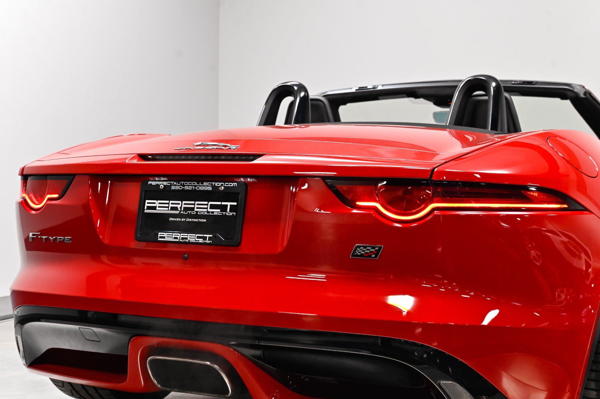 Used 2020 Jaguar F-TYPE Convertible RWD image 48