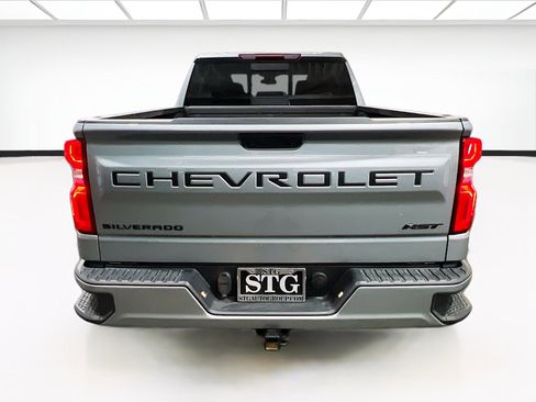 Used 2025 Chevrolet Silverado 1500 RST w/ Convenience Package II AWD/4WD image 5